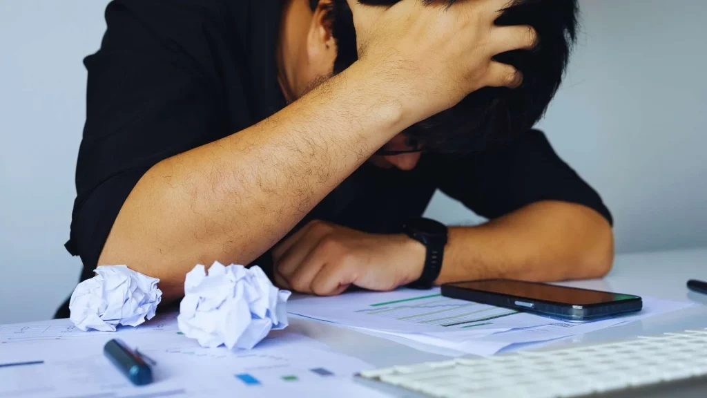 Errores financieros que te hacen perder dinero sin darte cuenta